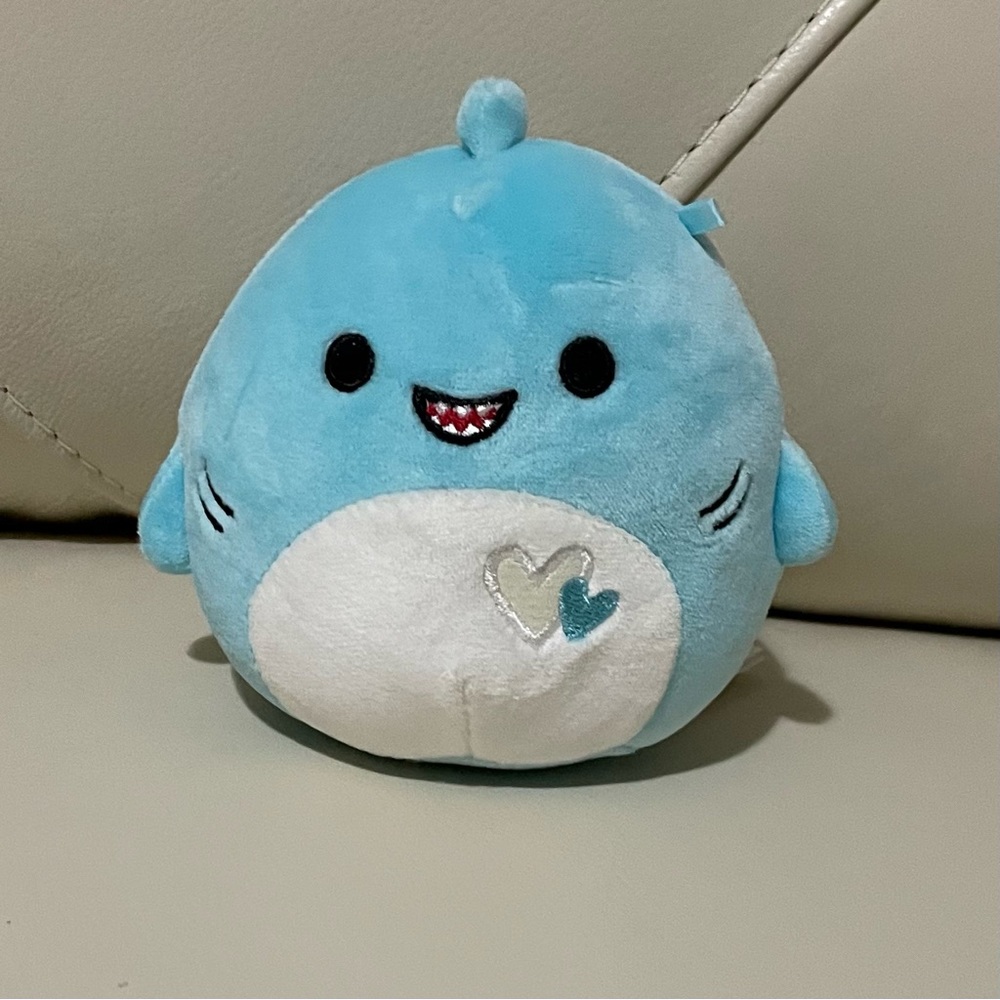 NWT 4.5in Rey the Shark Squishmallow